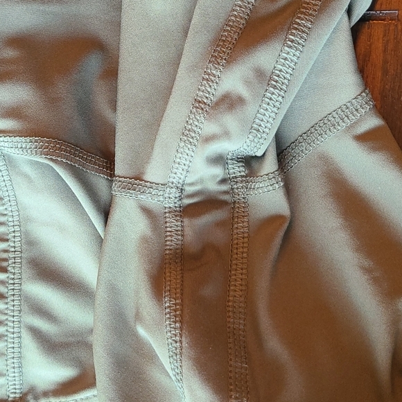 Nike army green Aero Adapt ribbed leggings size XS - Picture 9 of 13